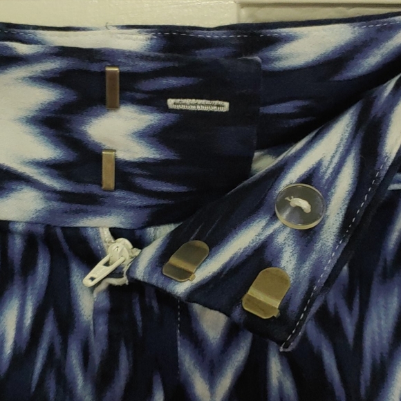 INC International Concepts Shorts sz 4 - Picture 3 of 4